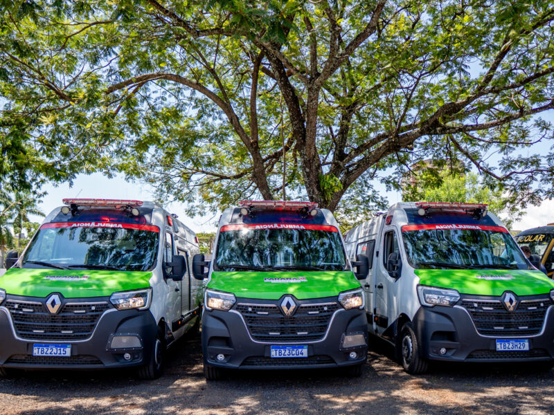 Prefeitura amplia frota da saúde com 3 novas ambulâncias entregues em parceria com o Estado